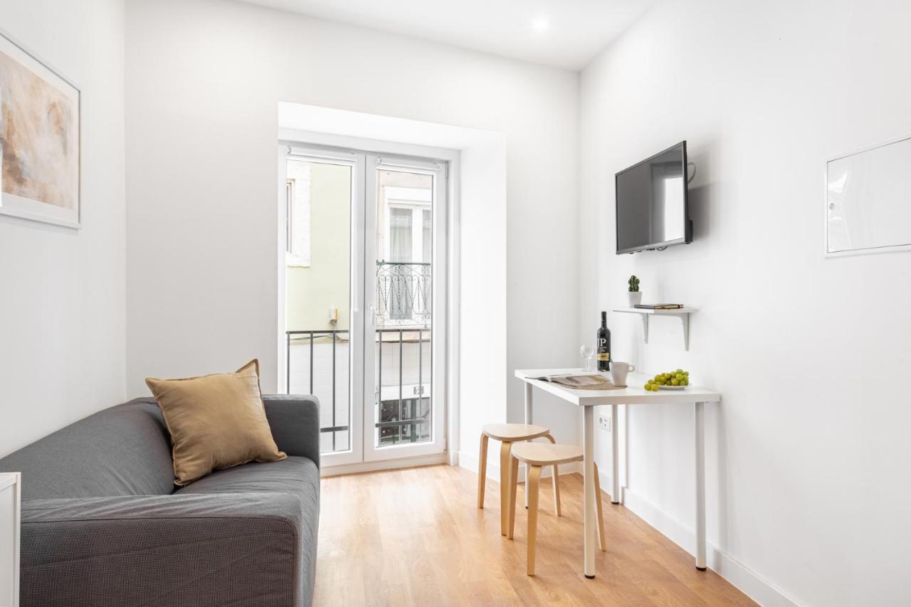 Altido Elegant Apartments Moments From Carmo Convent, In Bairro Alto Lisbon Exterior photo